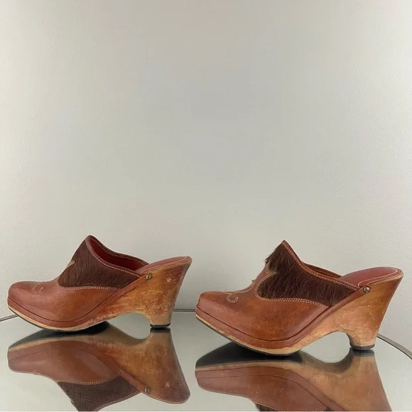 !SOLD! DANELLE Vintage 1970’s Western Burnt Orange Brown Leather Wooden Clogs - Picture 7 of 8